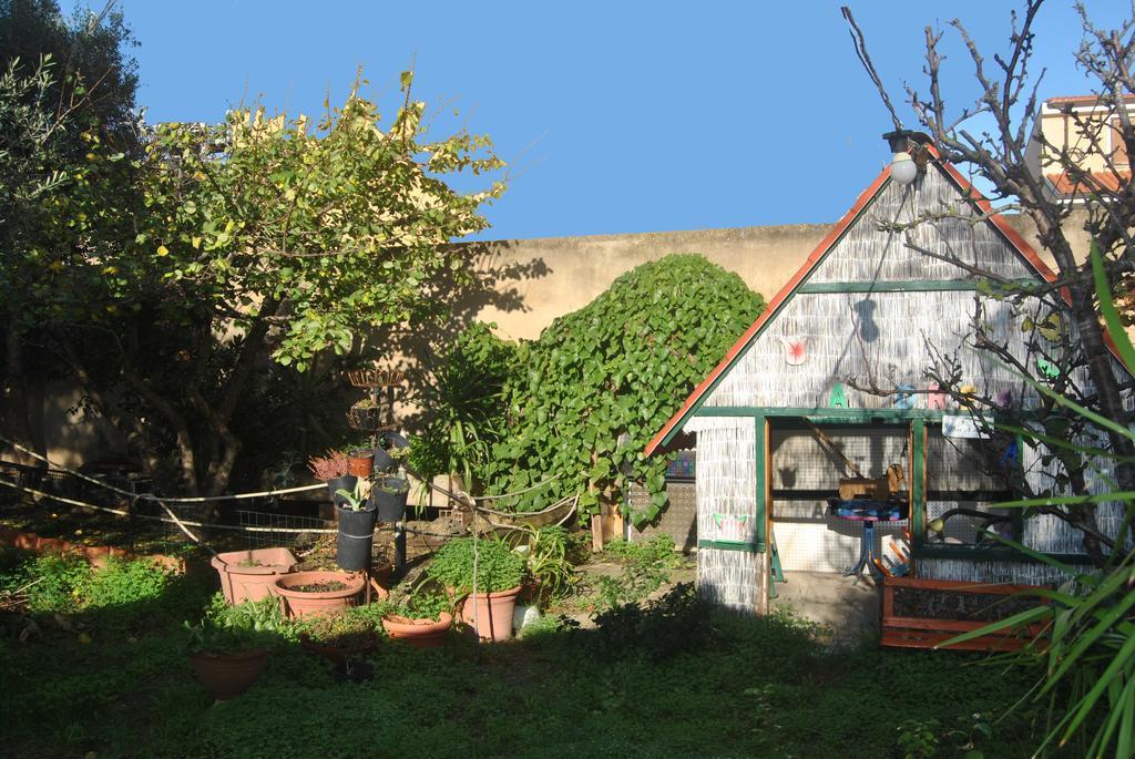 La Jacaranda Hotel SantʼAntìoco Kültér fotó
